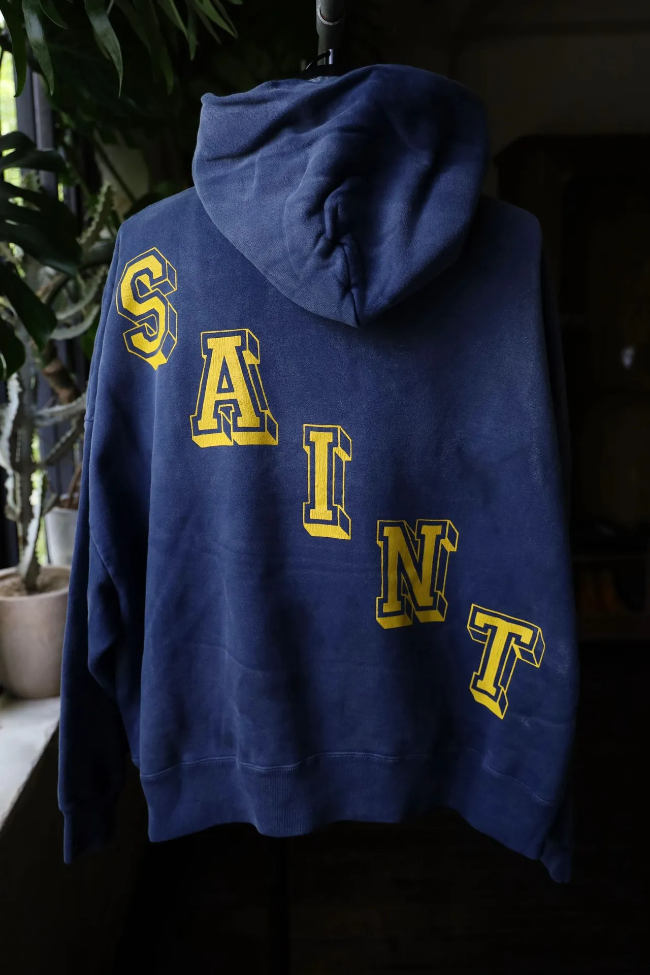 SAINT M×××××× ANGEL HOODIE/NAVY Angel Reborn Blue Hoodie Washed Blue S-XL Assute Garment Dyeing Full Clothes Water Fading Mud Dyeing Dirty Distress New Vintage Ceiling God Tailoring Original Super Loose Fit Customized Original Accessories God-level Print Restoration
